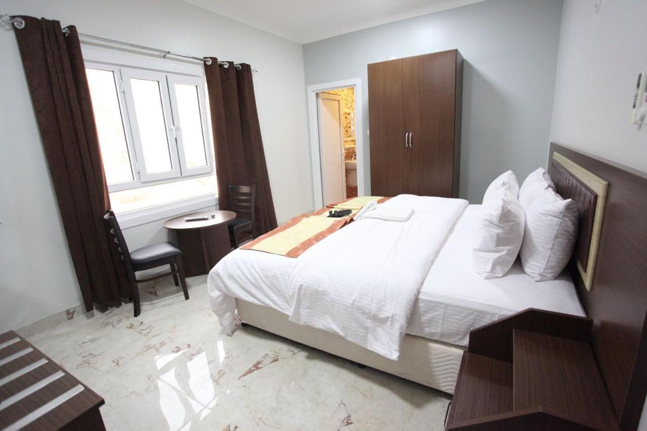 Almanzel Hotel Apartments Mascate Esterno foto