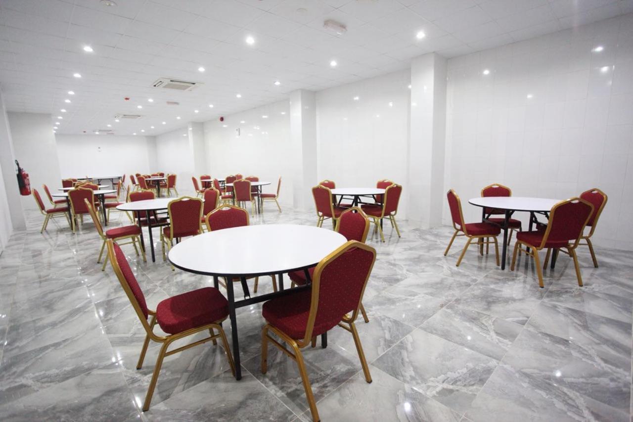 Almanzel Hotel Apartments Mascate Esterno foto