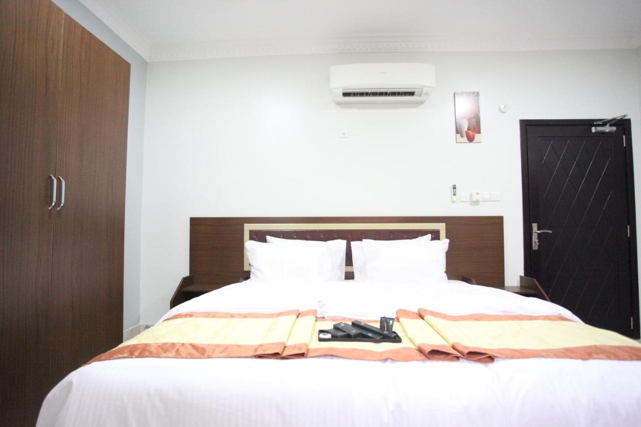 Almanzel Hotel Apartments Mascate Esterno foto