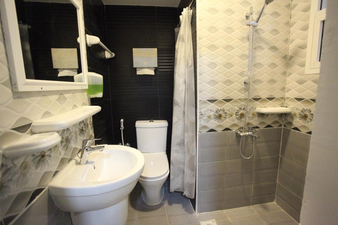 Almanzel Hotel Apartments Mascate Esterno foto